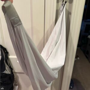 Lululemon Gray and White Vinyasa Scarf